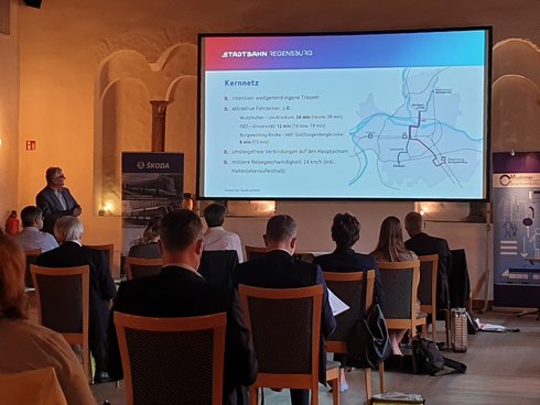 Moderner Stadtverkehr 2021, Foto Bernd Reuss